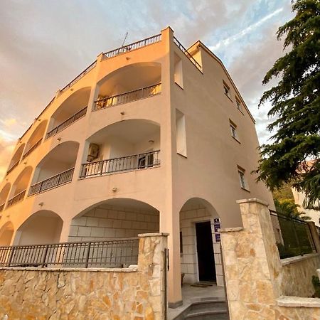 גראדאץ Apartments Grozdana מראה חיצוני תמונה
