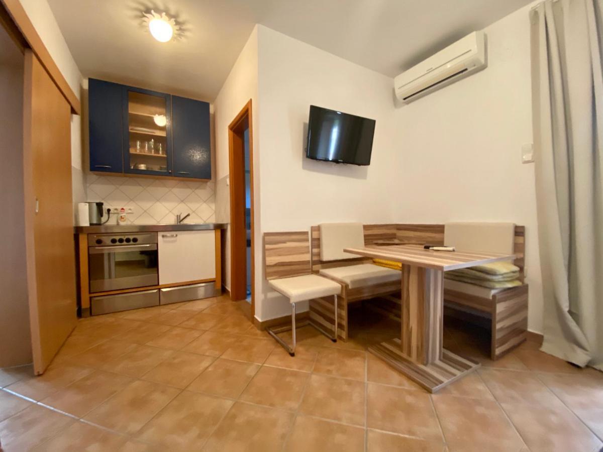 גראדאץ Apartments Grozdana מראה חיצוני תמונה