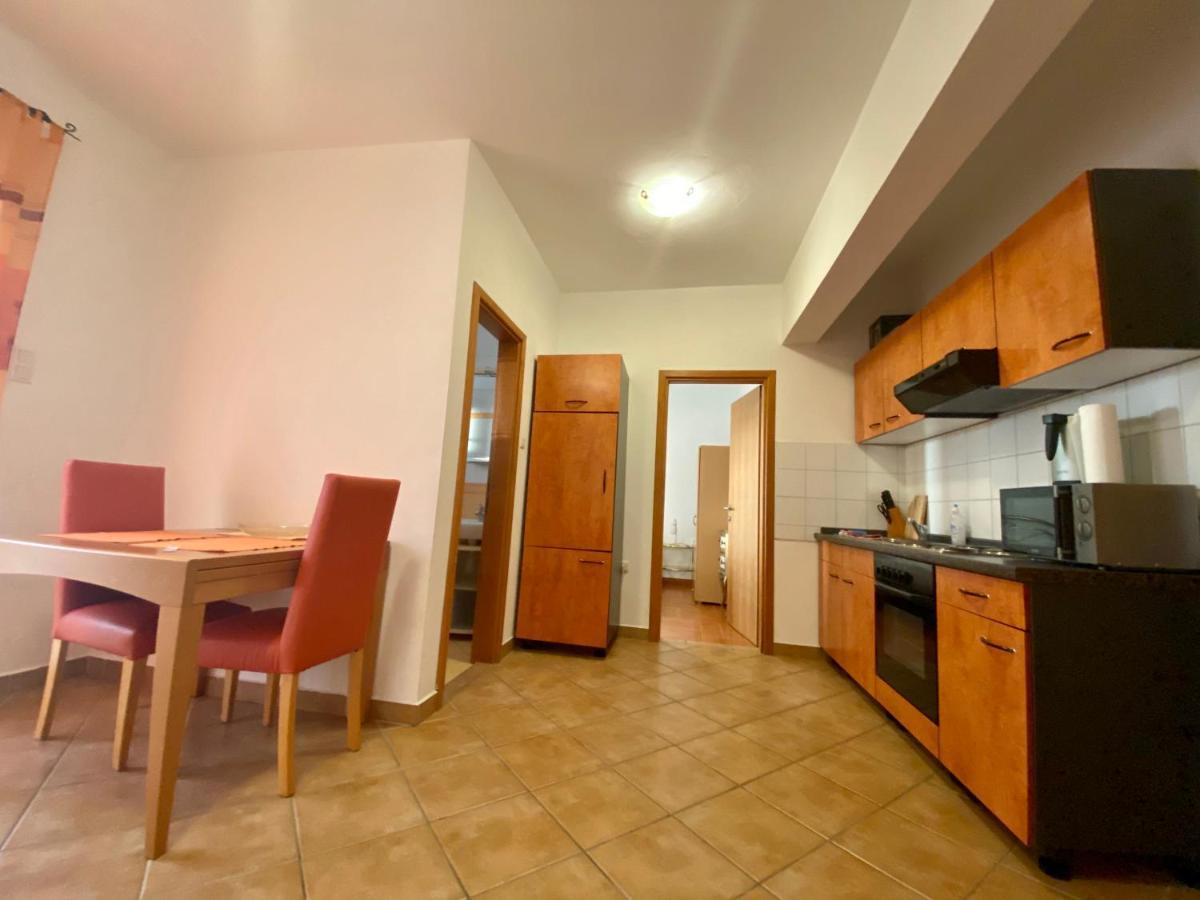 גראדאץ Apartments Grozdana מראה חיצוני תמונה