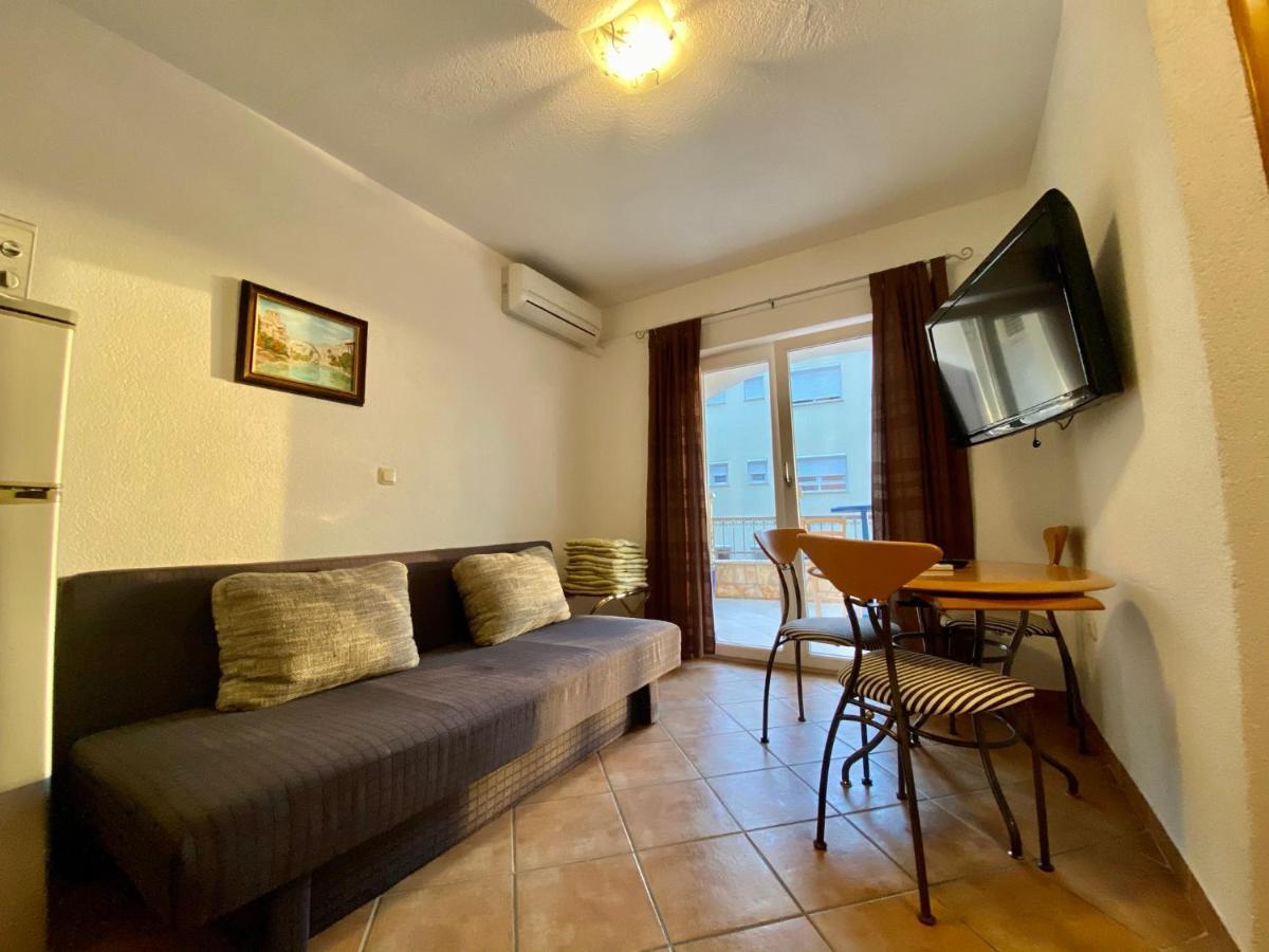 גראדאץ Apartments Grozdana מראה חיצוני תמונה